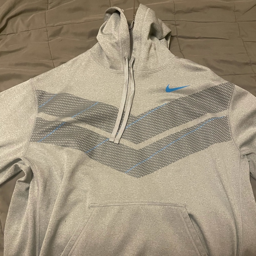 Nike Sweatshirt - Picture 1 of 1